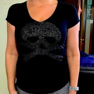Skull and crossbones T worn once